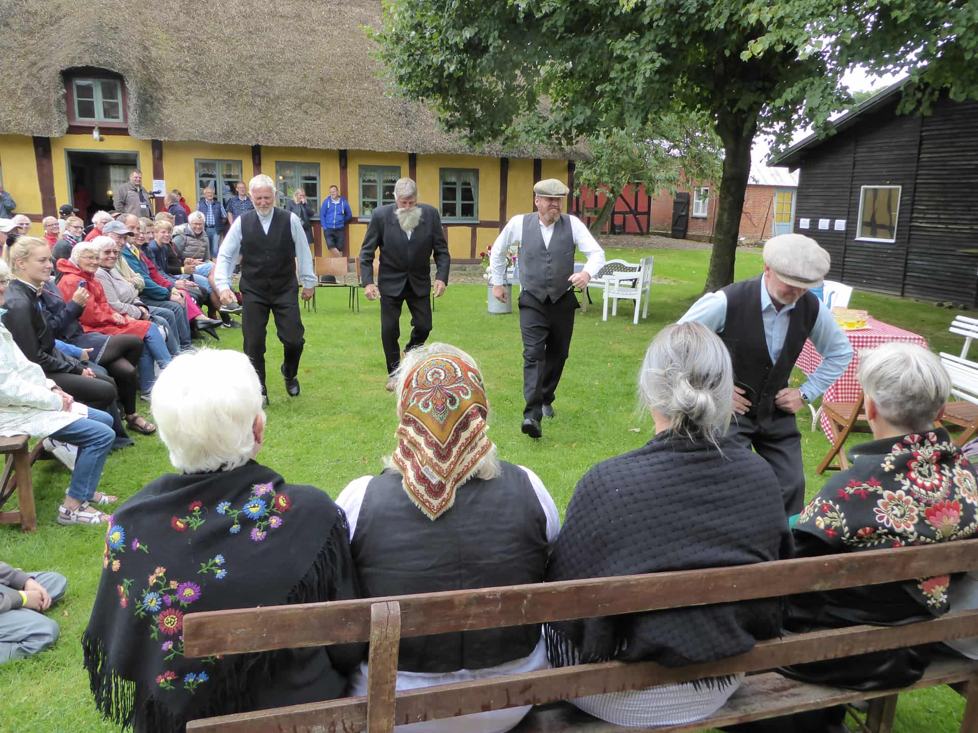 h-stfest-og-plantebyt-p-hjortsvang-museum-ugeavisen-dk