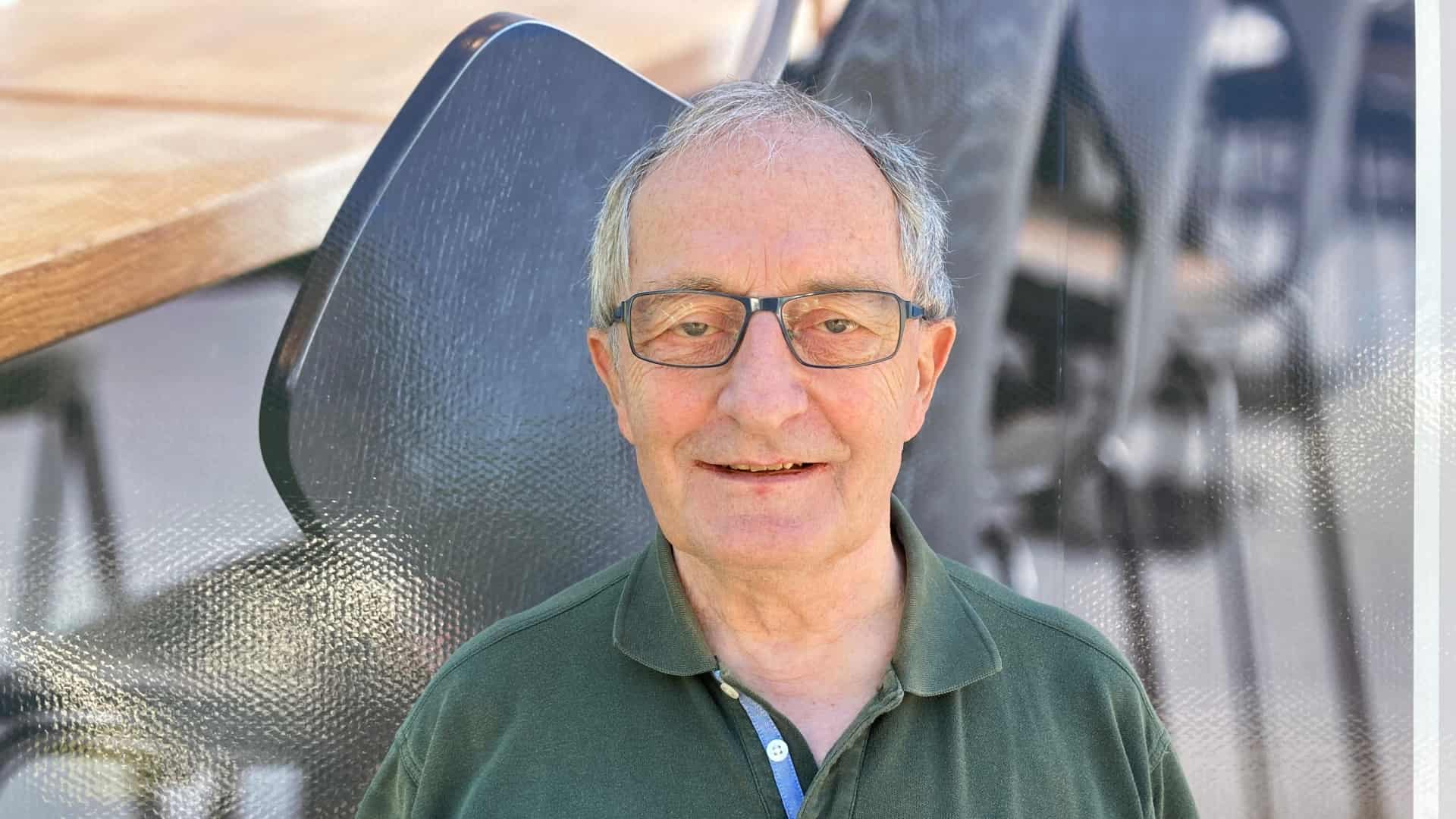 Hans Werge: Bridgespilleren med den røde pen fylder 80 | vafo.dk