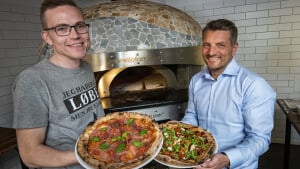 Anders Grønborg (tv), direktør for Laser-tryk, er en af ejerne af kæden Ild.pizza. Arkivfoto: Axel Schütt