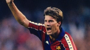 Michael Laudrup - her fotograferet i sin storhedstid i FC Barcelona - synes ikke, det er fair, at danske sportsfolk kritiseres for at optræde i lande, som Danmark i øvrigt anerkender og gør forretninger i. Foto: Palle Hedemann/Ritzau Scanpix