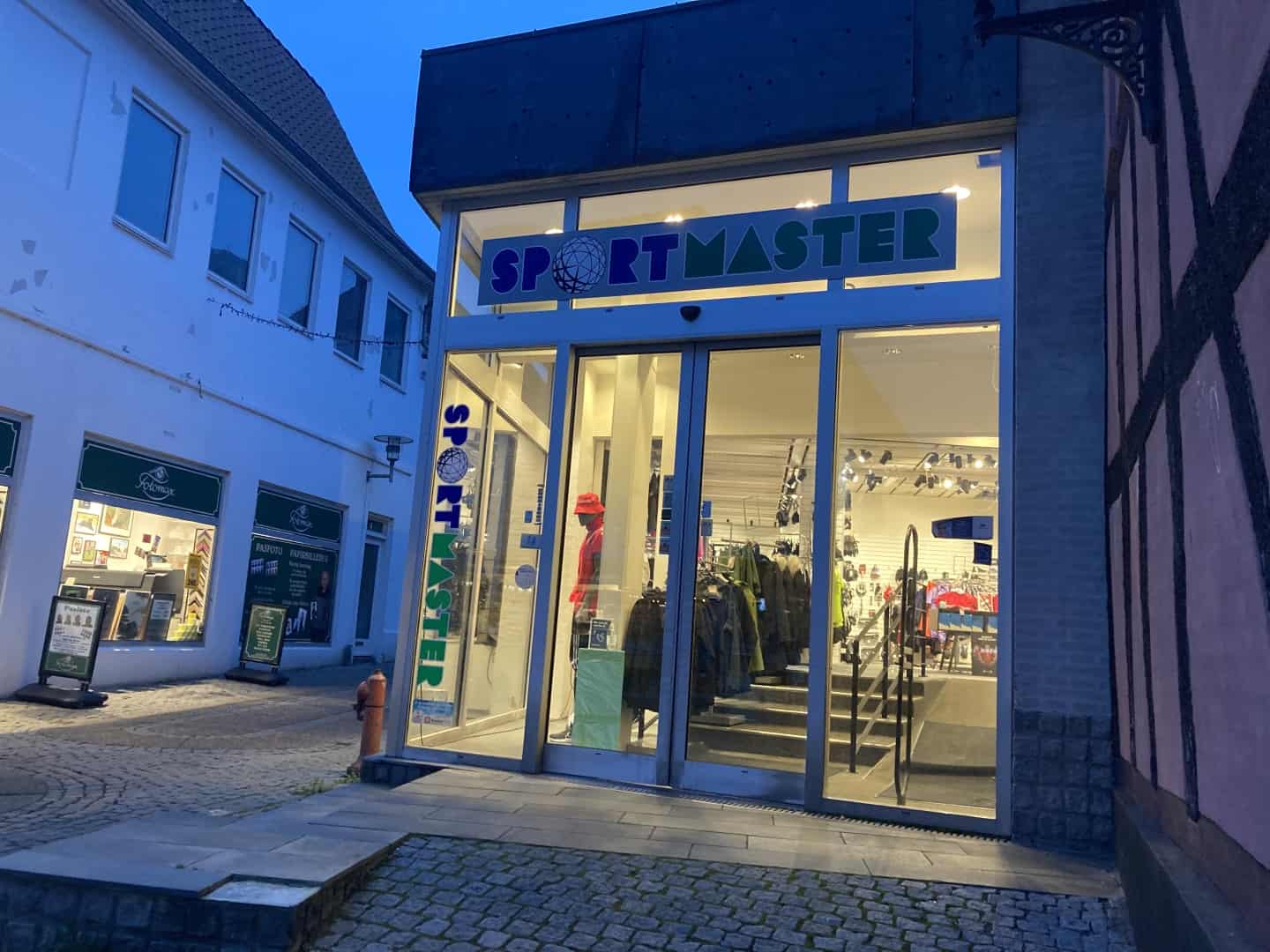 Stor sportskæde butik i Brødregade: Nye ejere i landsdækkende lukningsrunde | amtsavisen.dk