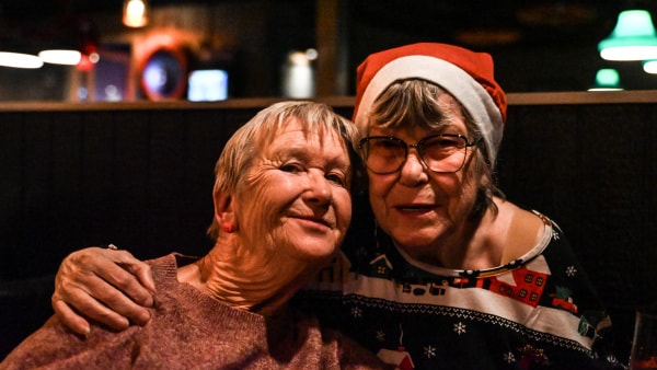 Se video: Dorthe tog de gamle med på værtshus til fadøl og himmelhunden - Vi går aldrig hjem