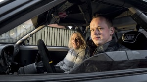 Nicki og Mie Aagaard Johansen har byttet deres gamle Opel Kadett ud med en nye bil, og nu skal de udfordre landets hurtigste rallybiler. Arkivfoto: Søren E. Alwan