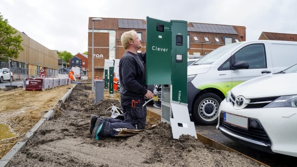 Nye Ladestandere Til Elbiler I Enghaven | Ugeavisen.dk