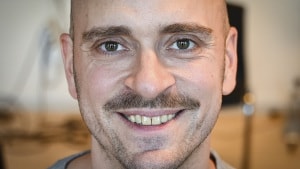 Jonas Engel rejser verden rundt med sin helt særlige teknik og helt særlige genre. Foto: Peter Friis Autzen