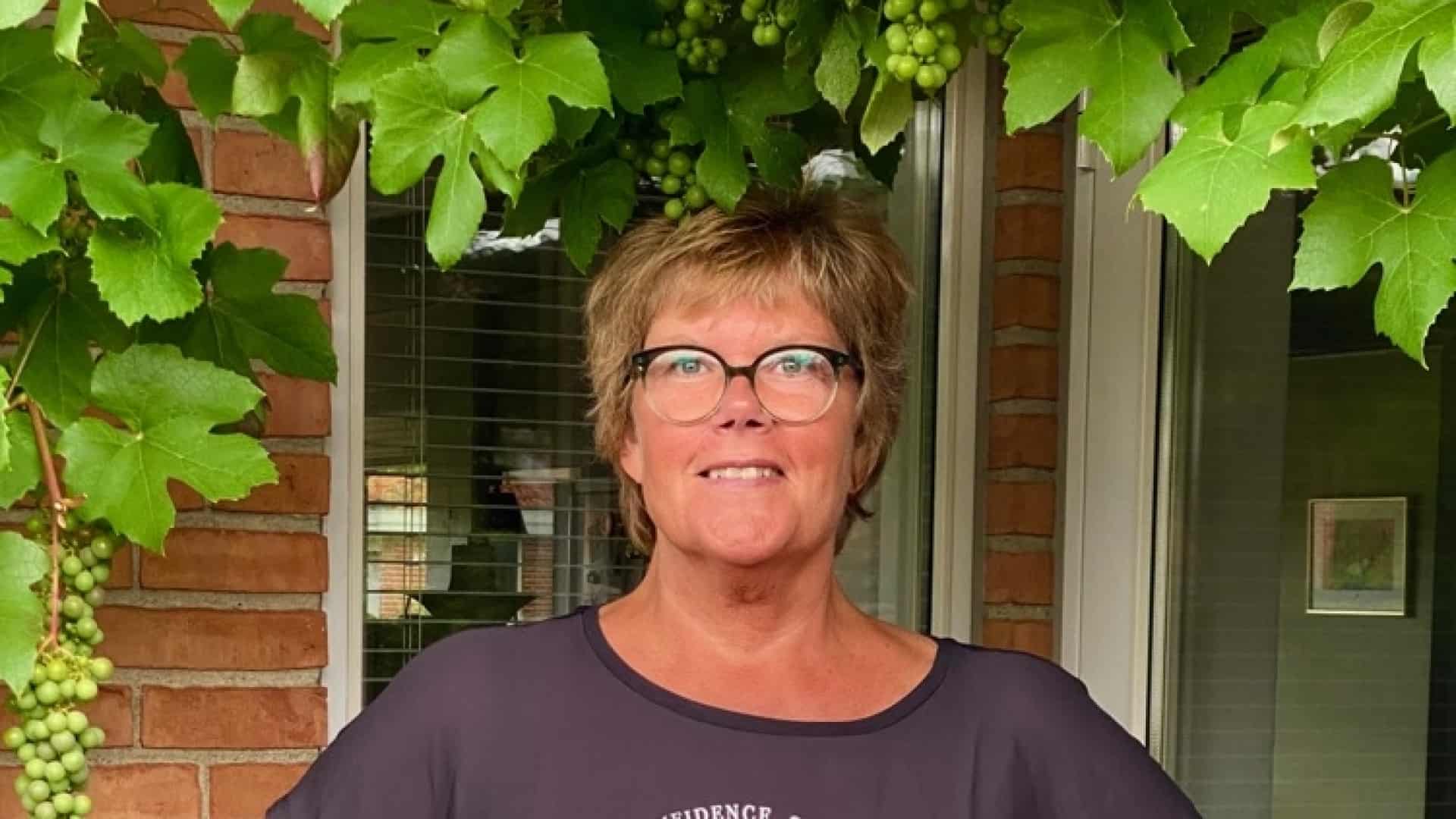 Begyndte som kontorelev for 40 år siden - nu sidder Anne i ...