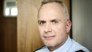 Politiet fandt ulovlige puff-bars, snus og cigaretter i kiosk i midtbyen:  Men kioskmand nægter at have haft kontrol i butikken