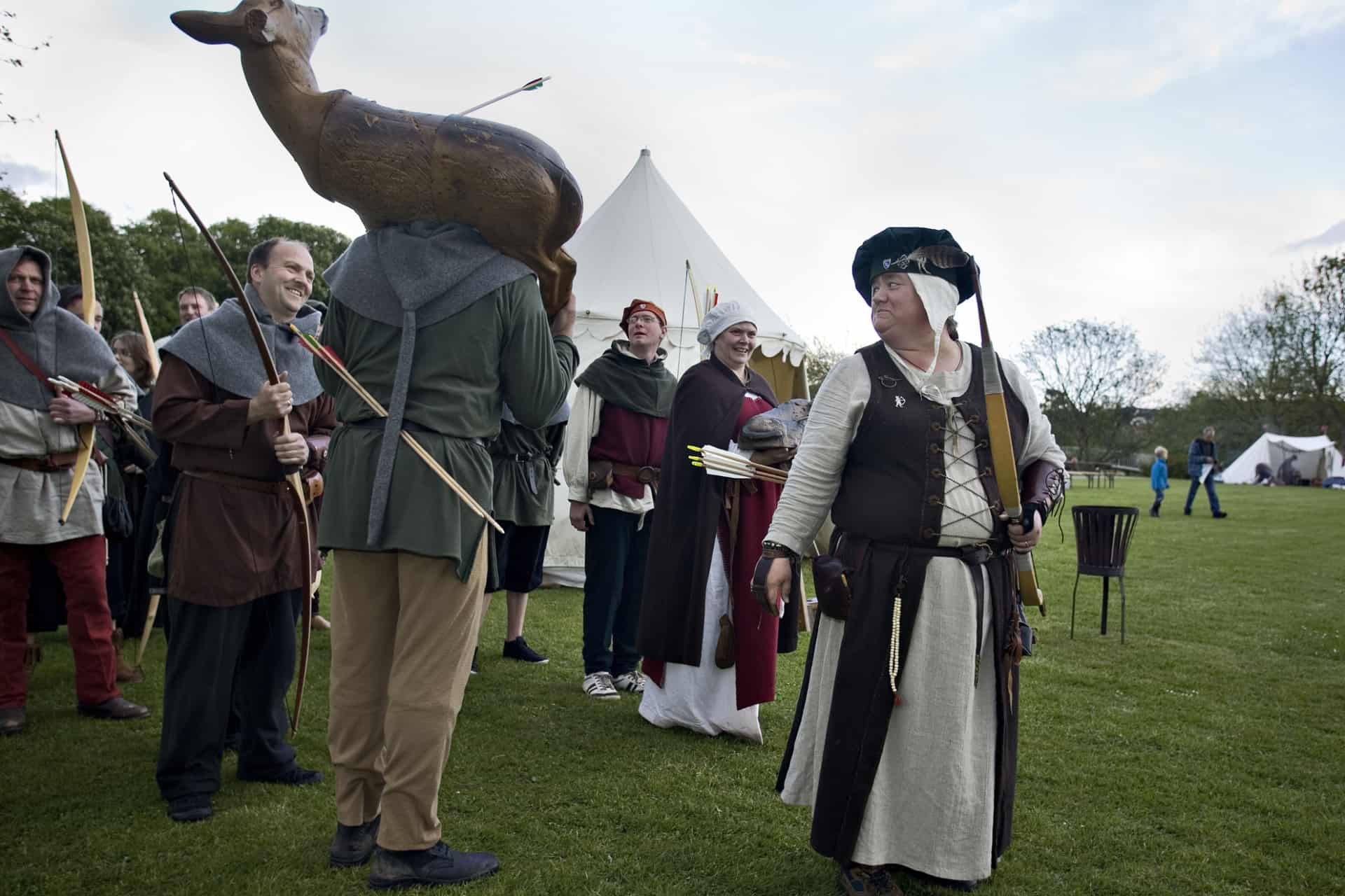 hertug-hans-festival-sl-r-rekord-300-aktive-ved-historisk-marked-i