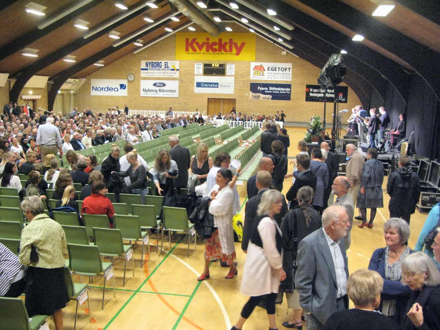 Sig til side smeltet pølse Torden drev studenterne ind i busser | fyens.dk