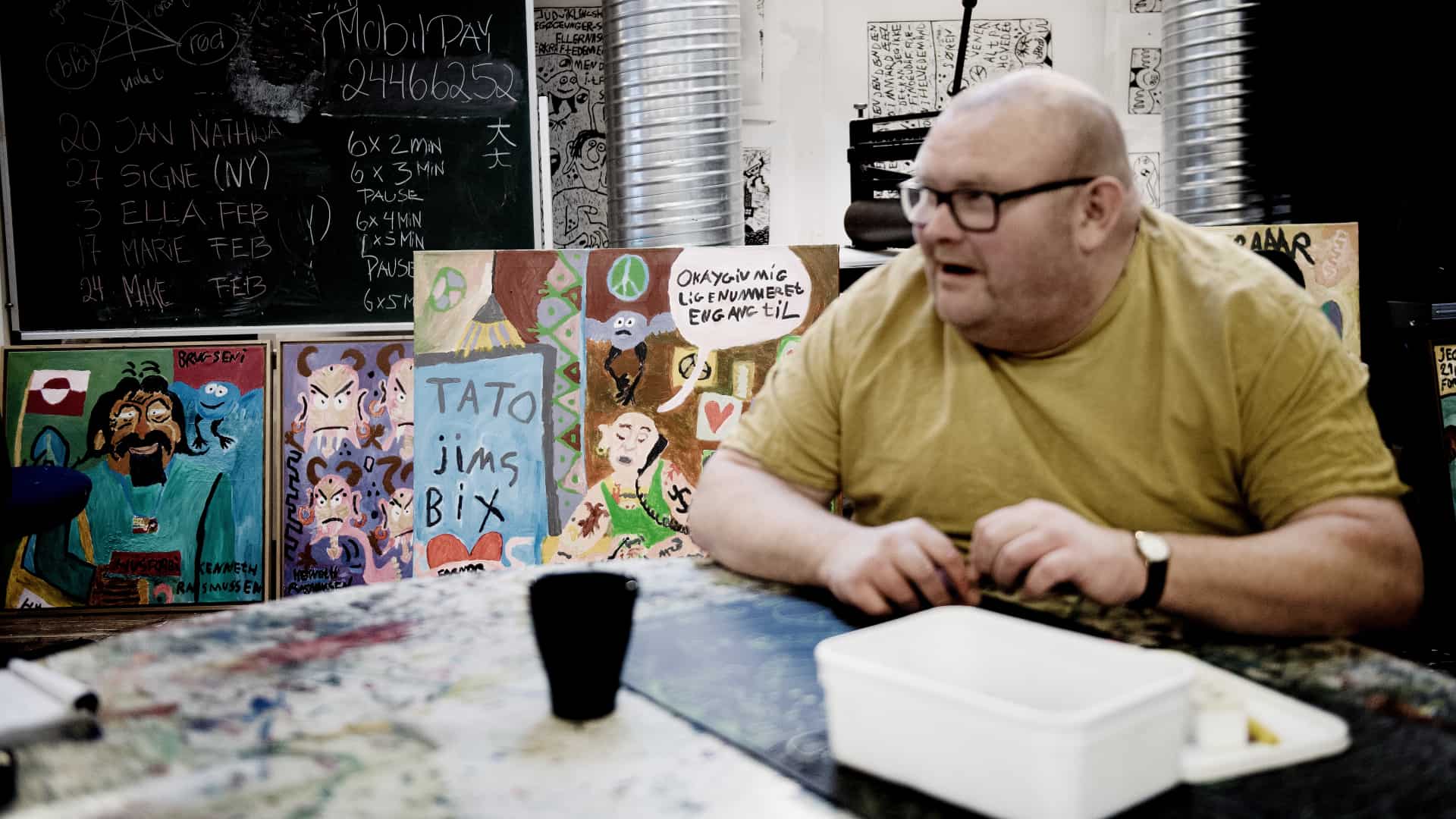 Kunstskole kendt fra tv: Kenneth Rasmussens kunst er en kritisk ...