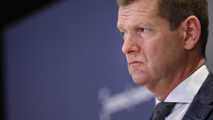 Det var direktør for Sundhedsstyrelsen Søren Brostrøm, der på et møde onsdag meddelte, at Sundhedsstyrelsen trækker et omstridt udkast til fremtidens uddannelser af speciallæger tilbage. Det vides endnu ikke, hvornår Sundhedsstyrelsen kommer med et nyt udkast. Arkivfoto: Philip Davali/Ritzau Scanpix