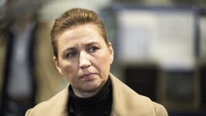 Det er dybt meningsløst og helt ubærligt, at en 13-årig pige blev voldtaget og dræbt mandag aften i Hjallerup ifølge statsminister Mette Frederiksen (S). Foto: Philipp Schulze/Ritzau Scanpix