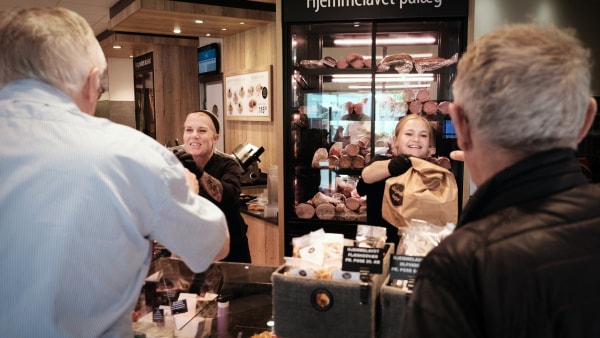 Populær slagter har solgt op mod 2000 stykker paneret flæsk: - Der er travlt, som var det en højtid