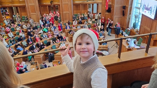 Mads Fuglede Om Jul For Børn I Folketinget: Johannes Har Fået Julefeber ...