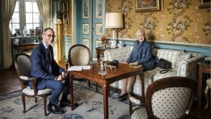 Da Tom Buk-Swienty mødte Dronning Margrethe første gang, var det på Amalienborg og i nyt jakkesæt købt til lejligheden. Foto: Les Kaner
