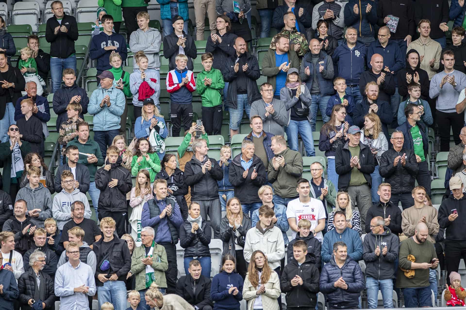 Flere Toiletter På Vej På Stadion: - Det Er Simpelthen Ikke ...