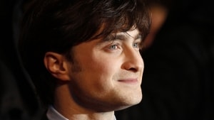 En scene i filmen Harry Potter og Dødsregalierne, Del 1, hvor husalfen Dobby dør i armene på Harry Potter, spillet af Daniel Radcliffe, har udløst en kultstatus blandt Harry Potter-fans for en strand i Wales. Foto: Stefan Wermuth/Ritzau Scanpix