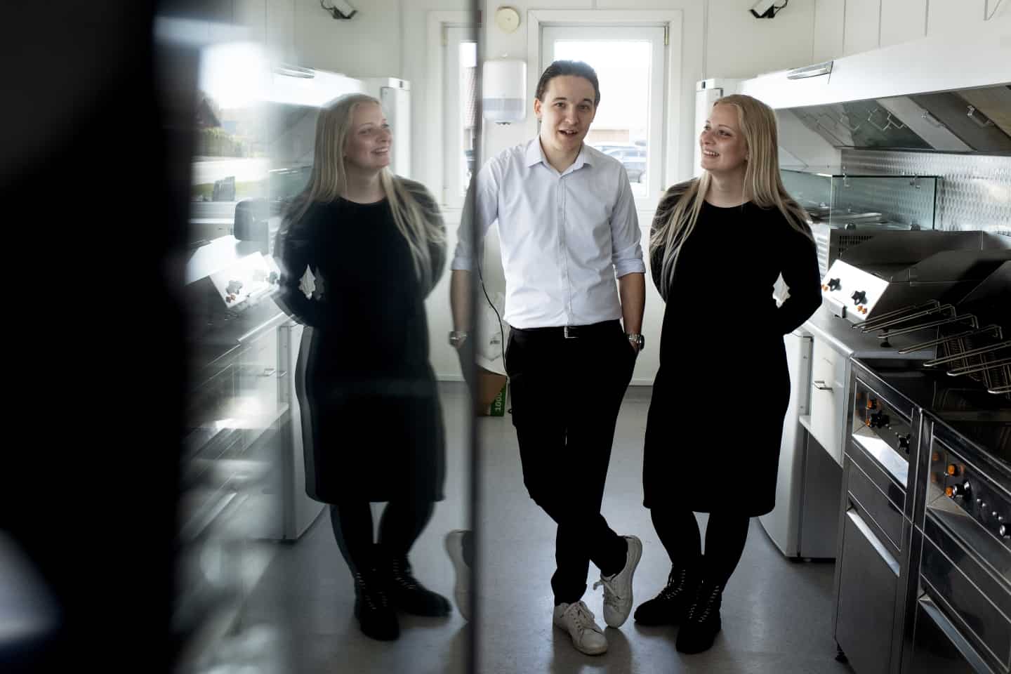 video: Ungt par flytter fra Aarhus til Varde for at drive grillbar og stifte familie | jv.dk