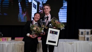 Oskar Mathiassen og Anna Mei Nielsen har vundet prisen som Danmarks bedste tjenerelever. Foto: Fru Larsen