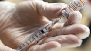 Coronavaccinen fra Pfizer/BioNTech kan være klar i en udgave tilpasset Omikron-varianten til marts. (Arkivfoto). Foto: Hannah Beier/Reuters