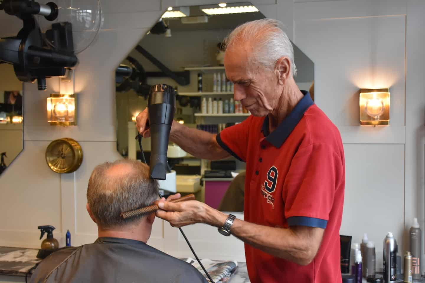 Lars P Salon