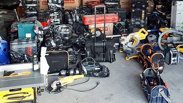 Fynske håndværkere hårdt ramt: Stjålet værktøj for 1,3 millioner kroner var på vej ud af landet