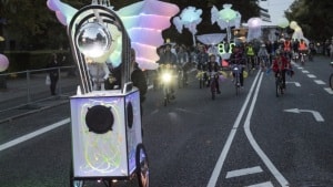 Dawn Ride er en lysende, funklende og farverig cykeloplevelse for alle. Foto: PR.