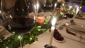 Julemiddagen kan blive anstrengt, hvis økonomien er stram, og man ikke får afstemt forventningerne med sine omgivelser. Arkivfoto: Vibeke Toft