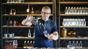 Mosgaard Whisky har netop fået sølv af IWSC (International Wine and Spirits Competition) for destilleriets gin. Foto Katrine Becher Damkjær