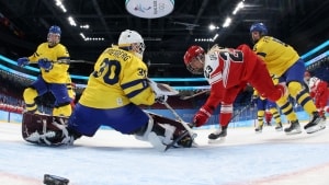 Julie Oksbjerg scorer mod Sverige i en af kampene ved OL. Hvilken fynsk klub spiller hun i til daglig? Foto: Song Yanhua/AFPRitzau Scanpix