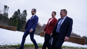 I højt humør på vej til pressemøde. Foto: Mads Claus Rasmussen/Scanpix