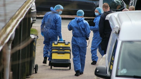 19-årig varetægtsfængslet for drab på kvinde: Det ved vi fra grundlovsforhøret