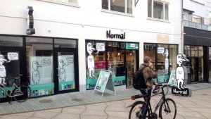 Normal har boet i Torvegade 3 siden åbningen i Vejle i 2014. Kædens butik er vokset ud af de nuværende lokaler og flytter til Torvegade 12, hvor Ønskebørn i dag bor. Arkivfoto: Palle Herløv