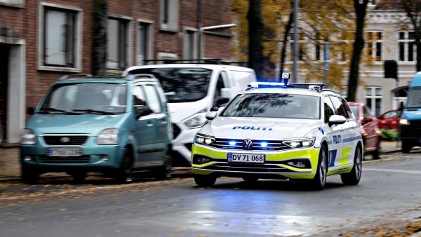 Bandemedlemmer snydt - politiet udskiftede både kokain og pistol: Tre mænd sigtet i ny narkosag