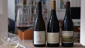 Tre vine fra Oregon: Soléna chardonnay, Erath - Resplendent pinot noir og Adelsheim pinot noir. Foto: Martin E. Seymour