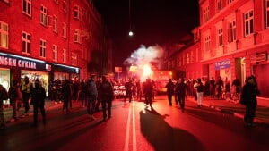 Gruppen Men in Black afholder demonstration i Aarhus lørdag. Demonstrationen er rettet imod coronarestriktioner. - Foto: Emil Helms/Ritzau Scanpix