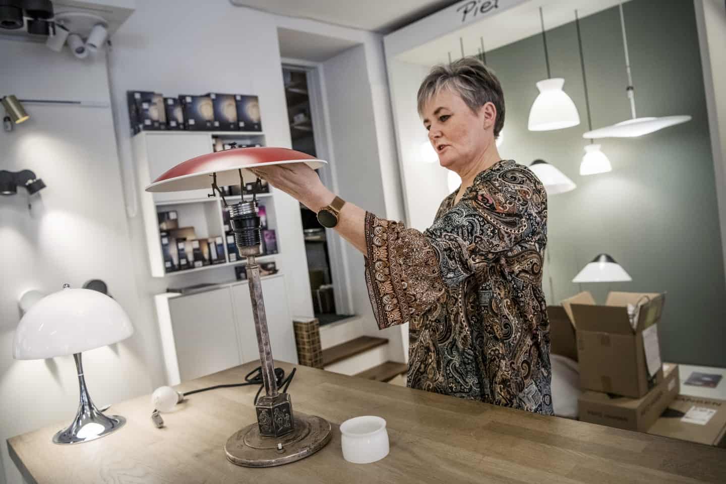 En sjælden lampe op i redaktionens skab: Hvor kommer den fra, og hvad er den værd? | stiften.dk