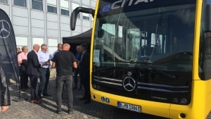 Esbjerg Kommune testede tirsdag en demo-elbus, der skal inspirere politikerne, inden busdriften igen skal i udbud om to år. Foto: Ditte Irene Knudsen