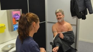 58-årige Henrik Madsen er én af de 50-59-årige, som har ventet med at bestille tid til vaccineboosteren mod covid-19. Foto: Nanna Elmstrøm