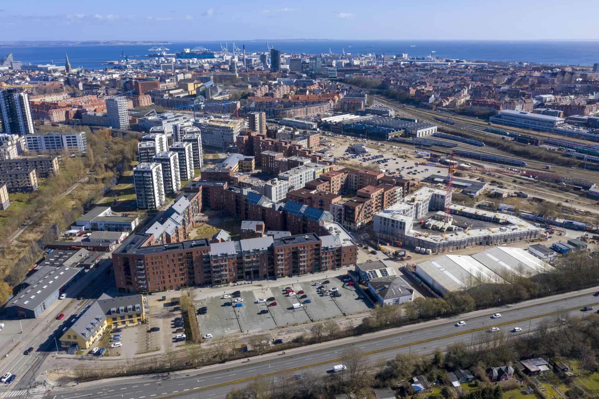 Næsten 10.000 Boliger Står Tomme I Aarhus: Nu Lokkes Lejere Med ...