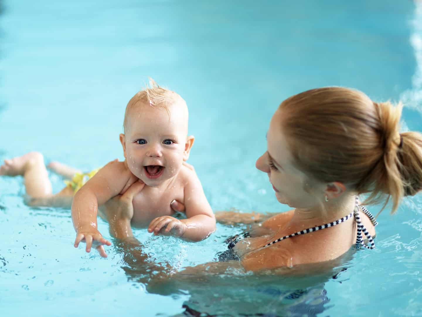 med lort i vandet: Svømmehaller skærper kravene babybadetøj | ugeavisen.dk