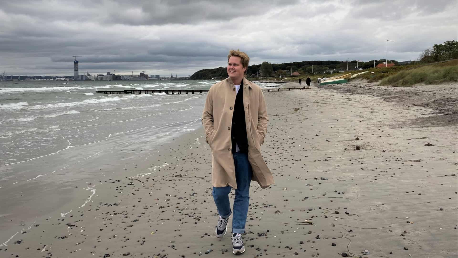Nage Risskov Populær komiker er flyttet til Risskov: Optager ny 80'er-serie i Aarhus ...