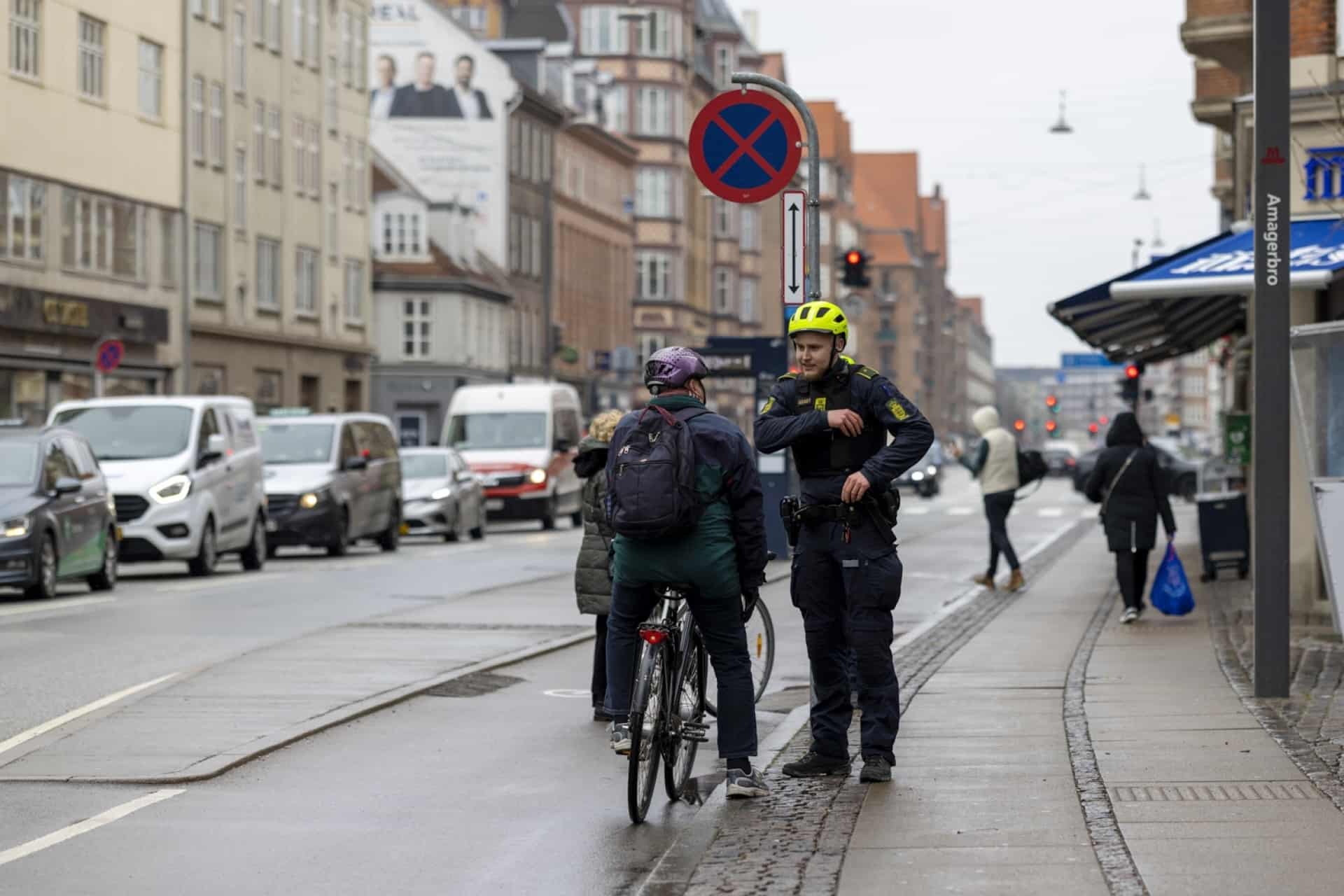 Cyklister Ser Stort På Reglerne: I ét Kryds På Frederiksberg Var Den ...