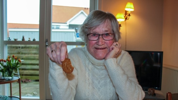 Rosa har bagt brunkager hvert år i 59 år: Hør hendes vurdering af supermarkedernes brunkager