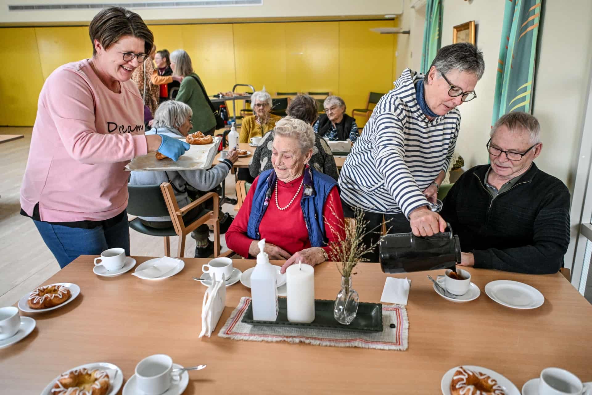 Dagcentret Fylder 25 år Og Lotte Har Været Ansat Hele Tiden De ældre Synes Det Er Så 