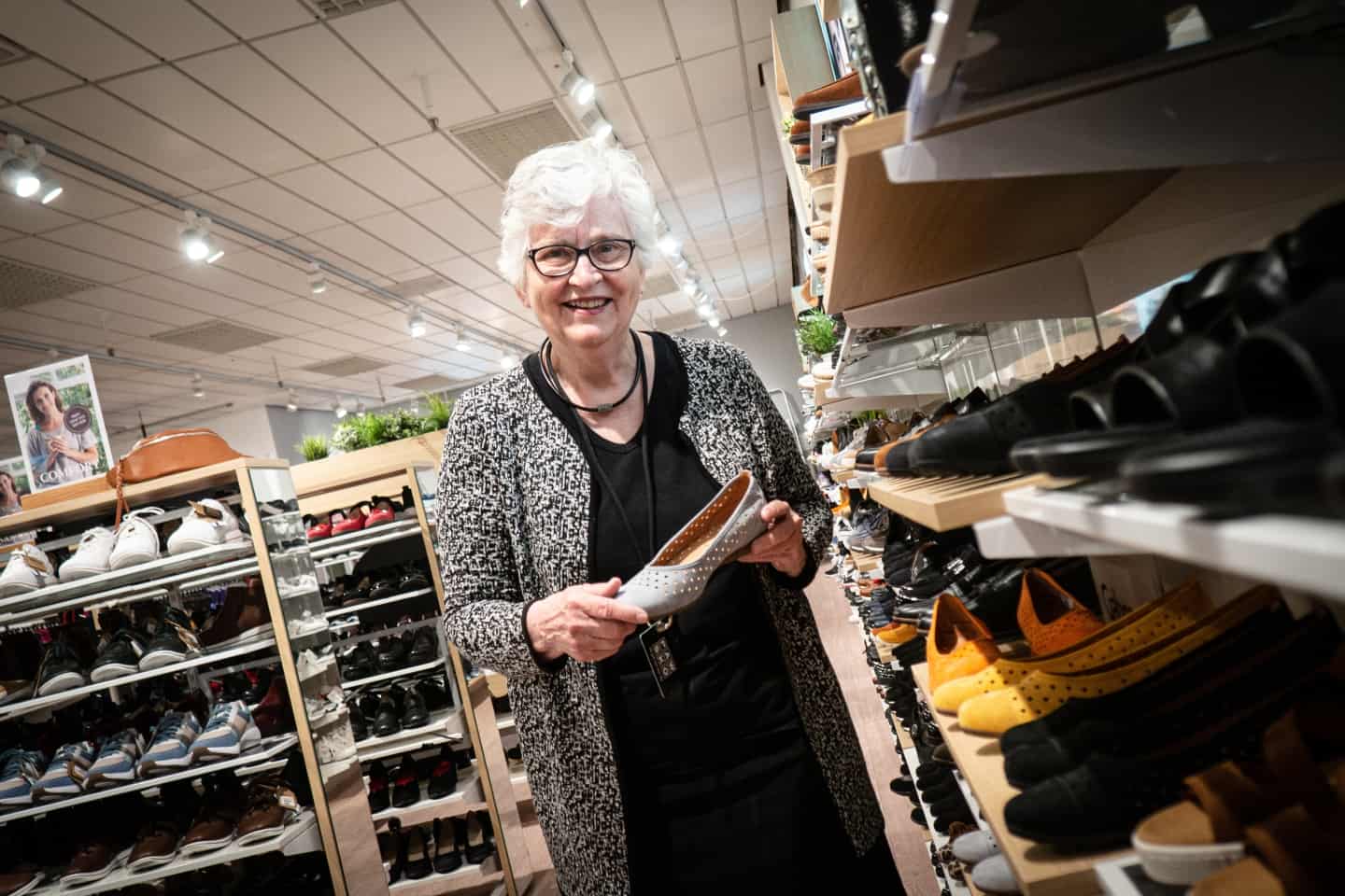 De unge ser op til gamle' fra Odense: I 50 år har Jytte langet sko over disken