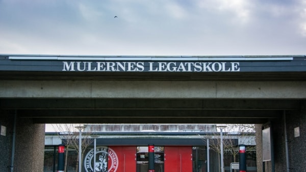 Bombetrusler mod 20 skoler på eksamensdag: Politiet på jagt efter gerningsmand