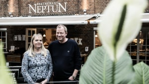 Lars og Birthe Aastrup har været en del af de lokale retaurationsliv i 37 år, men nu ønsker parret ikke længere at være selvstændige og lukker Restaurant Neptun i Mary's - den kommende Paladspassagen. Foto: Mette Mørk