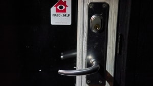 Opmærksomme naboer er formentlig noget af forklaringen på, at antallet af indbrud over julen er markant lavere end årene inden corona. Faktisk ligger årets foreløbige tal på de seneste års juleperioder, der var præget af restriktioner og jul hver for sig. Foto: Niels Ahlmann Olesen/Ritzau Scanpix