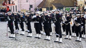 Kongefamilien blev fredag formiddag budt velkommen ved Roskilde Domkirke til 